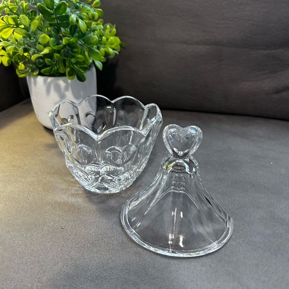 5th Avenue Crystal Hearts Candy Dish with Lid, 6.5” Tall GL001 - Picture 2 of 5